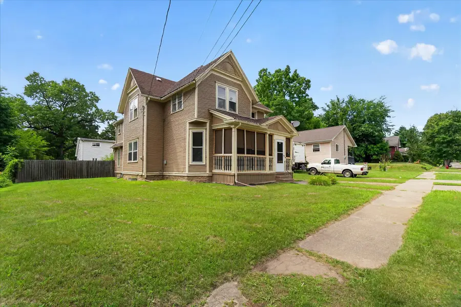 1208 Maple Avenue, Jackson, MI 49203 - #2