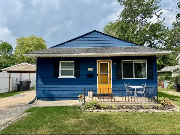 20889 E Ridgemont Road, Harper Woods, MI 48225
