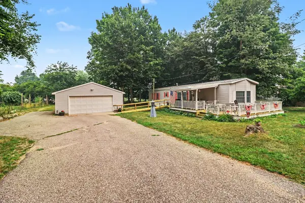 17039 3rd Street, Arcadia, MI 49613