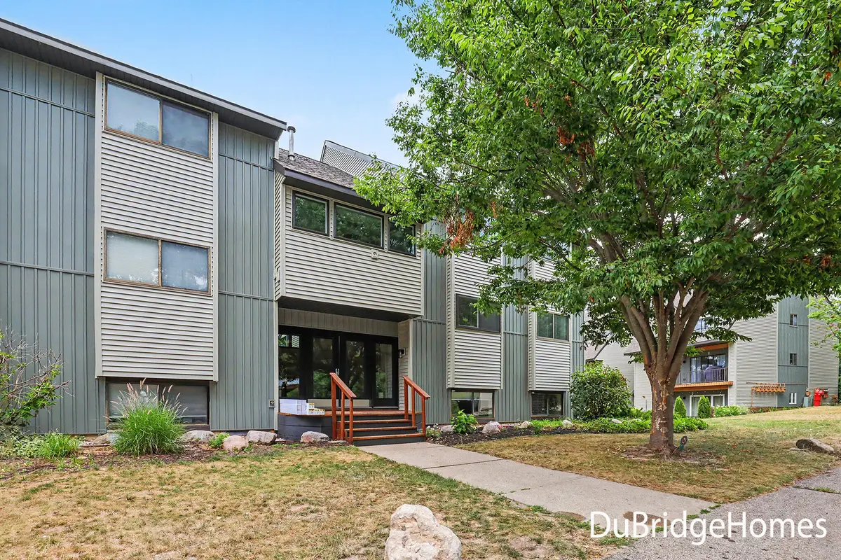 6711 Boca Vista Drive Ne #102, Rockford, MI 49341 - #1