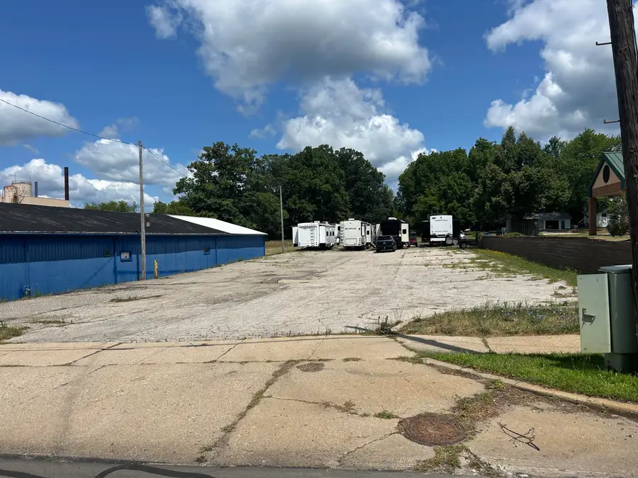 219 W Main Street, Fremont, MI 49412 - #2