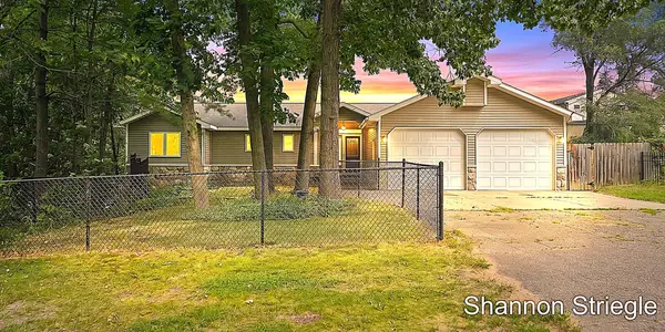 4864 Westshire Drive Nw, Comstock Park, MI 49321