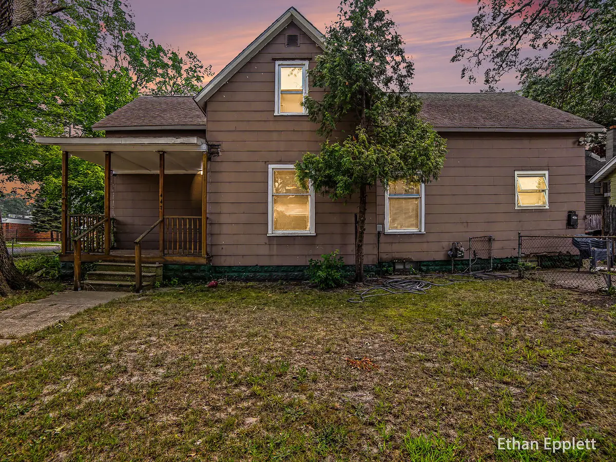 447 W Southern Avenue, Muskegon, MI 49441 - #1