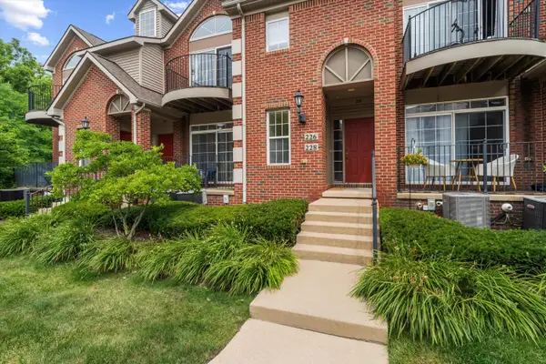 228 W Oakbrook Drive, Ann Arbor, MI 48103