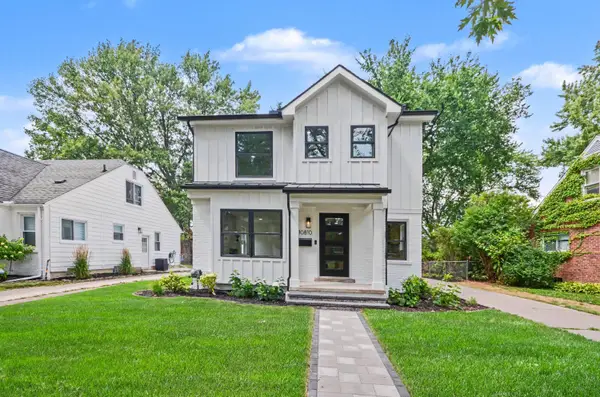 10810 Hart Avenue, Huntington Woods, MI 48070