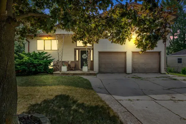 426 Cameron Avenue, Pontiac, MI 48342
