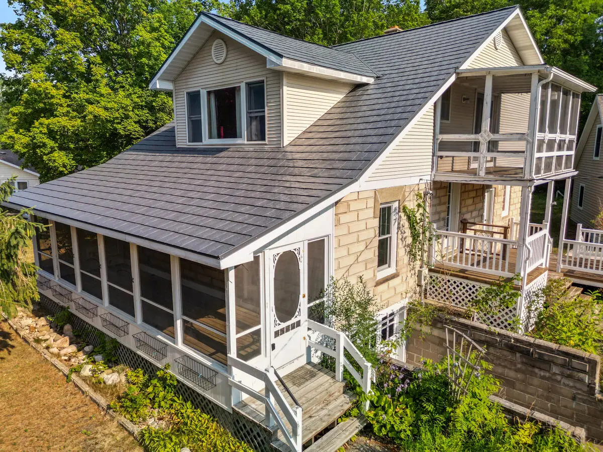 355 Quarterline Street, Newaygo, MI 49337 - #1