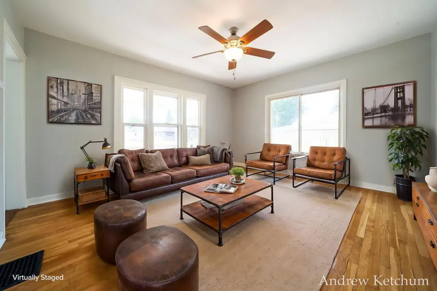 2402 Lamar Avenue Sw, Wyoming, MI 49519 - #2