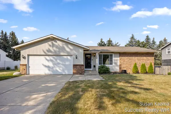 4437 Forest Park Drive Sw, Wyoming, MI 49519