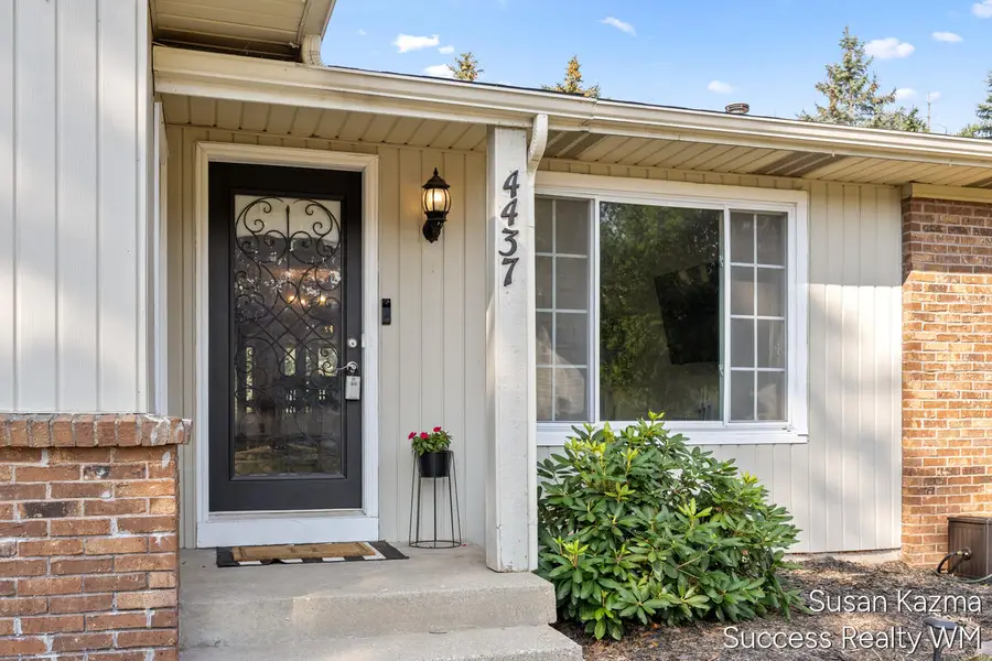 4437 Forest Park Drive Sw, Wyoming, MI 49519 - #2
