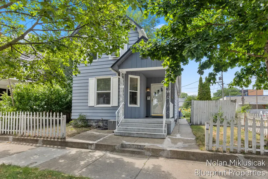 1147 Jennette Avenue Nw, Grand Rapids, MI 49504 - #3
