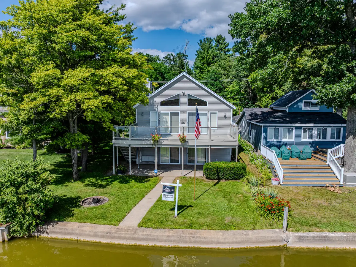 966 E 88th Street, Newaygo, MI 49337 - #1