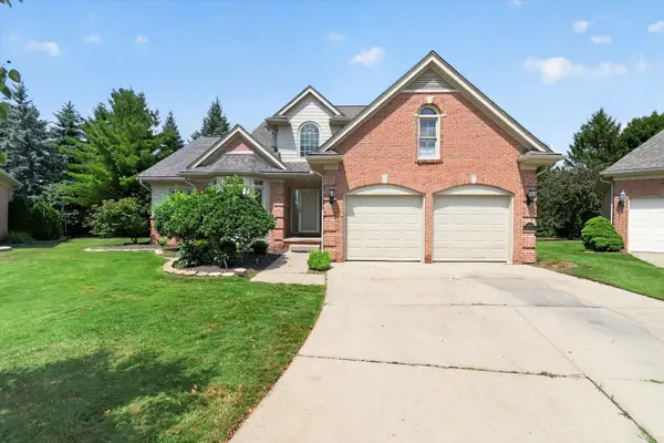 13500 Cambridge Court, Plymouth, MI 48170