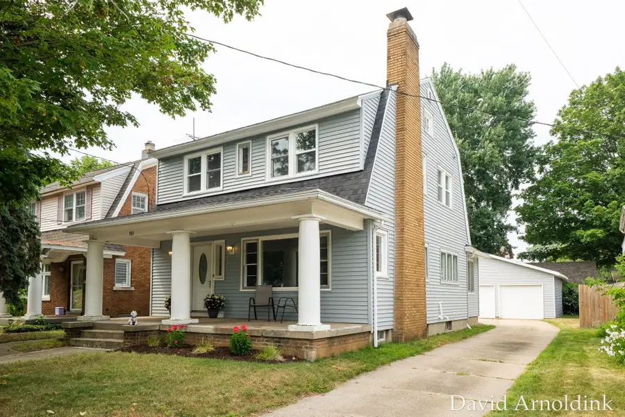 919 Myrtle Street Nw, Grand Rapids, MI 49504 - #2