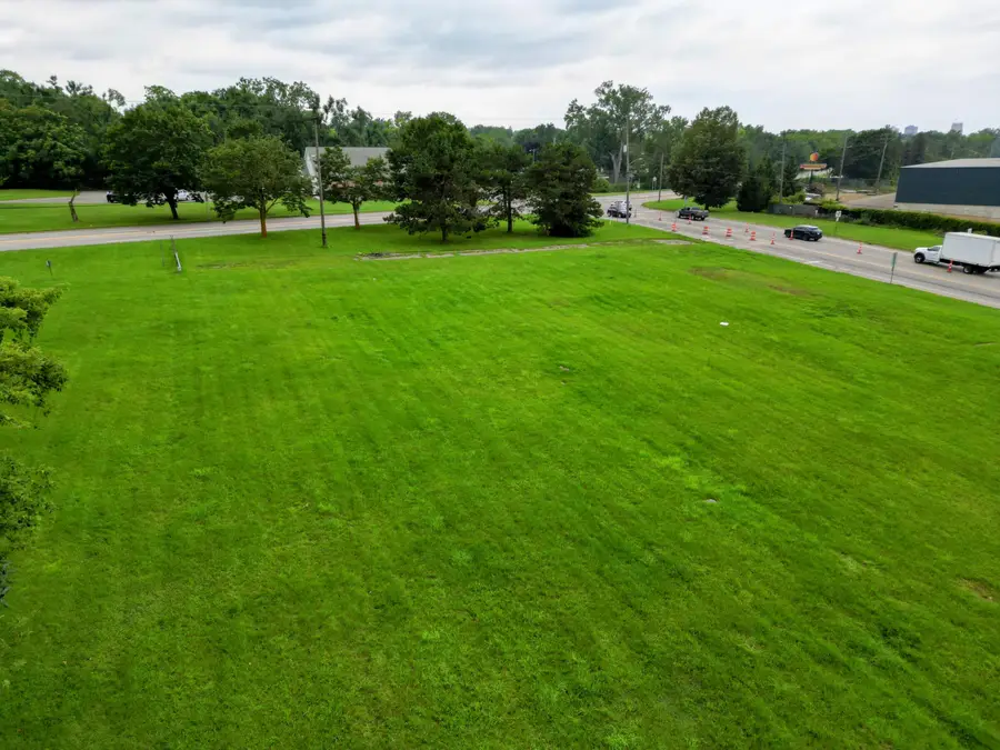 1305 S Cooper Street, Jackson, MI 49203 - #3