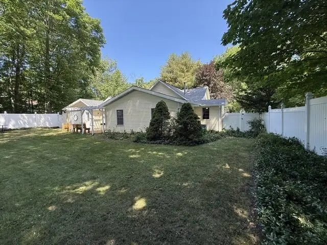 105 W Johannah Street, Whitehall, MI 49461 - #3