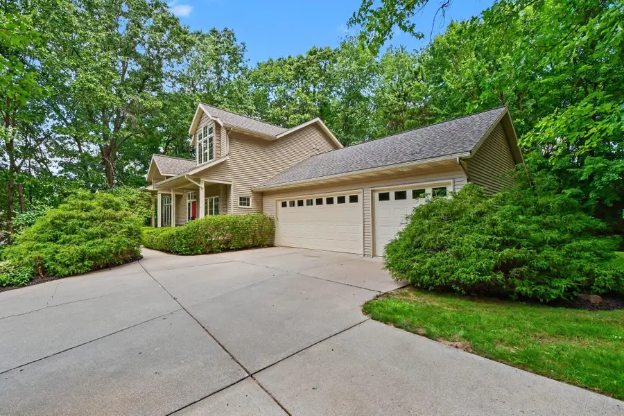 7518 Barn Ridge Drive Ne, Rockford, MI 49341 - #2