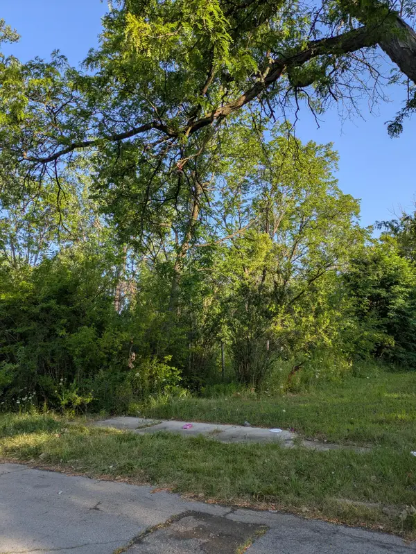 2660 W Forest Avenue, Detroit, MI 48208