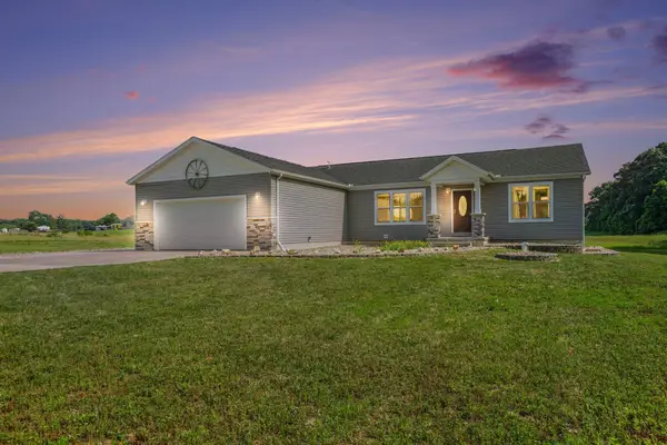 3170 Pine Lake Street, Niles, MI 49120