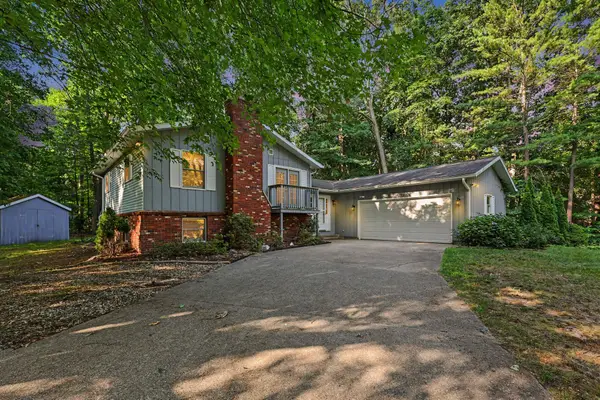 18796 N Fruitport Road, Spring Lake, MI 49456