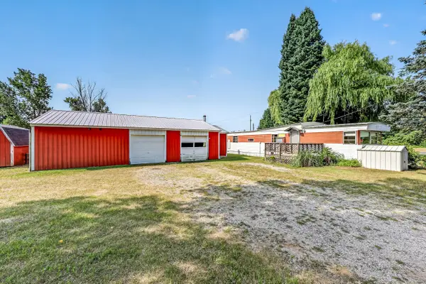 6402 S Oceana Drive, Rothbury, MI 49452