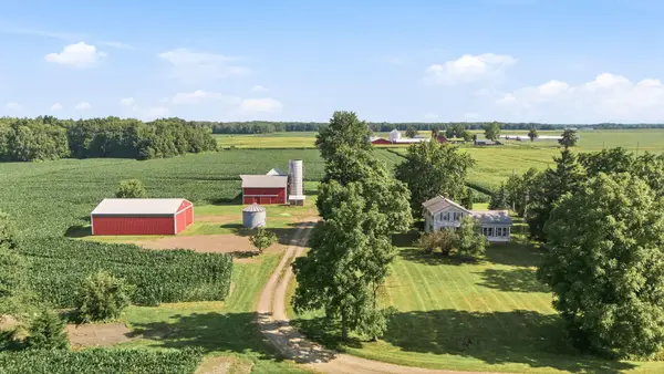 4985 W Gilpin Road, Three Oaks, MI 49128