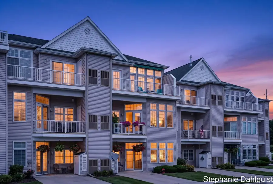 2411 Lake Avenue #33, Muskegon, MI 49445 - #2