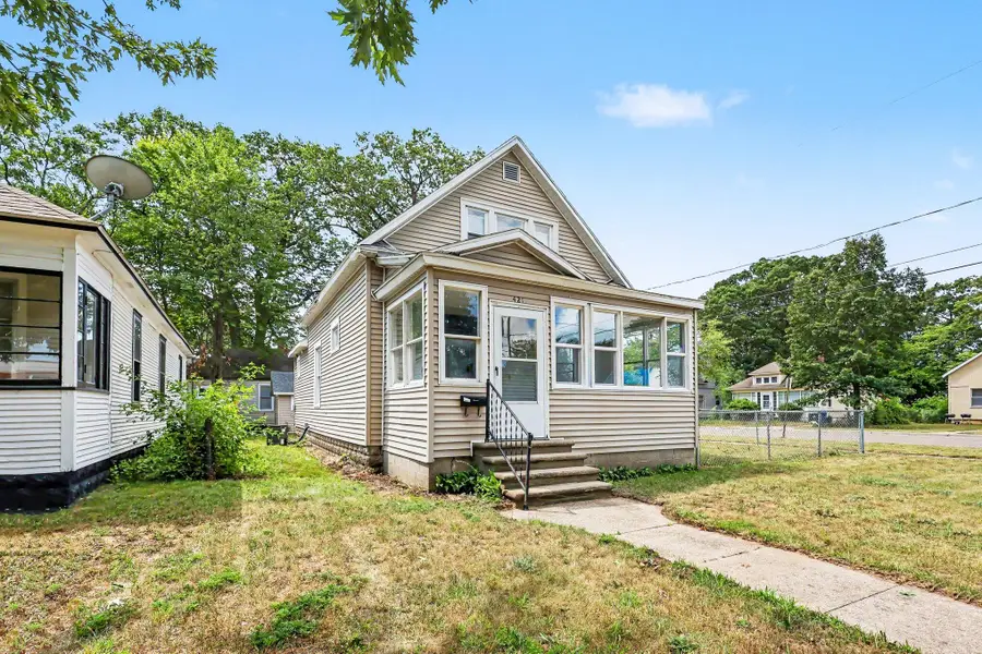421 W Forest Avenue, Muskegon, MI 49441 - #3