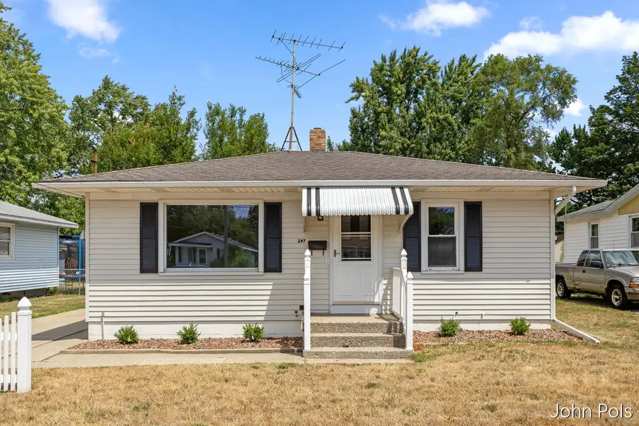 247 43rd Street Sw, Grand Rapids, MI 49548 - #2