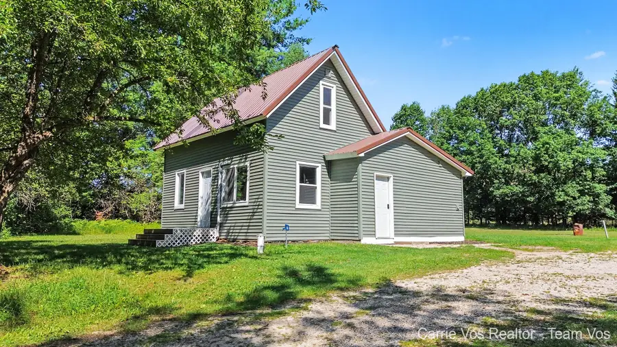 3251 E 46 Road, Cadillac, MI 49601 - #3