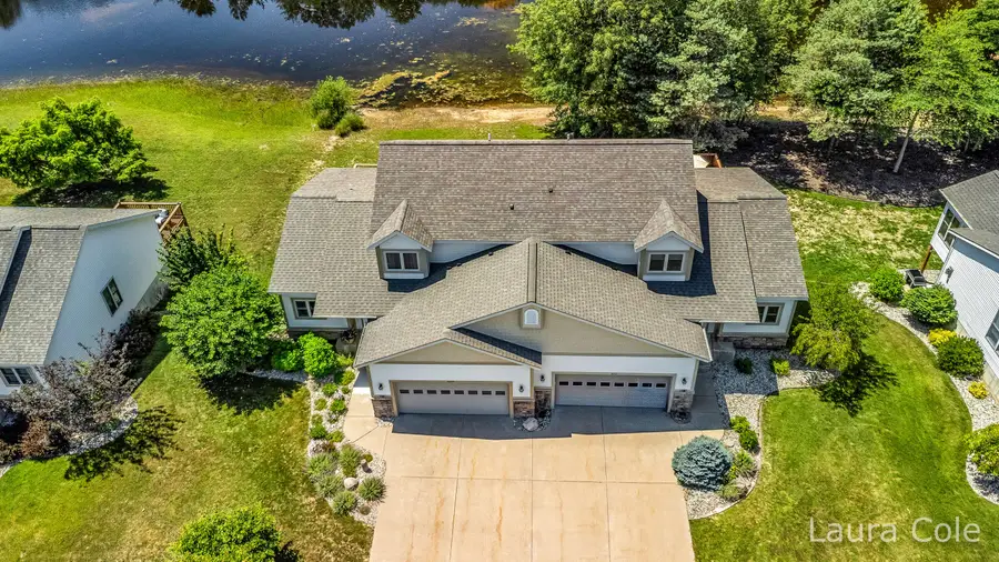 5643 W Sandalwood Circle, Norton Shores, MI 49441 - #3