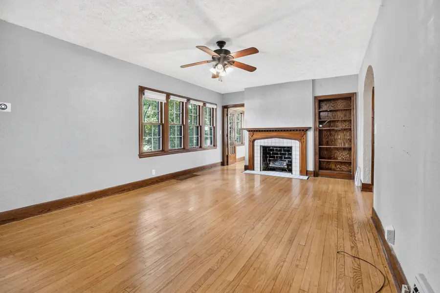 2433 E Main Street, Kalamazoo, MI 49048 - #2