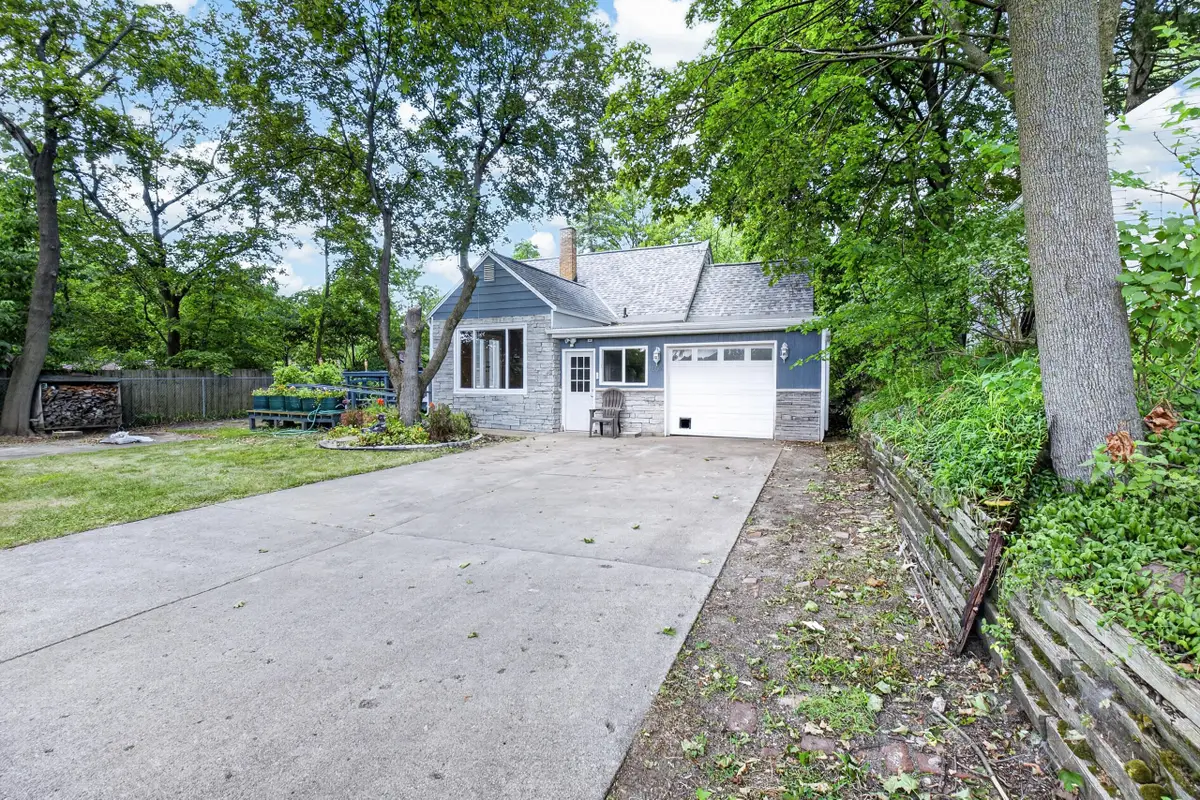 1202 Pinehurst Boulevard, Kalamazoo, MI 49006 - #1