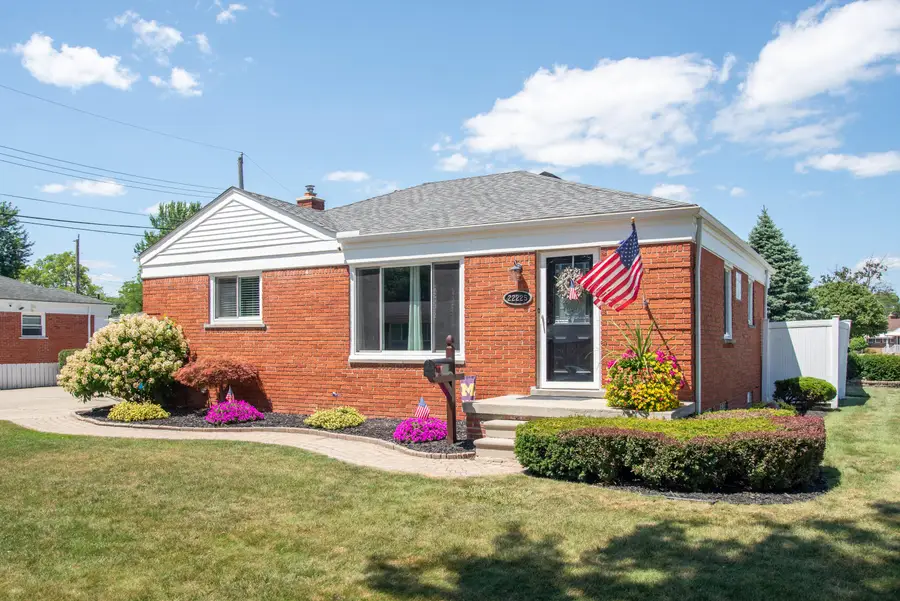 22225 Love Street, Saint Clair Shores, MI 48082 - #3