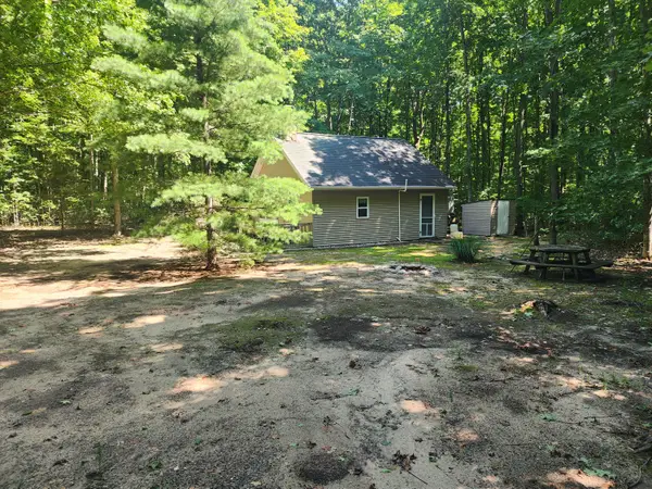 2587 W Armstrong Lake Trail, Empire, MI 49630