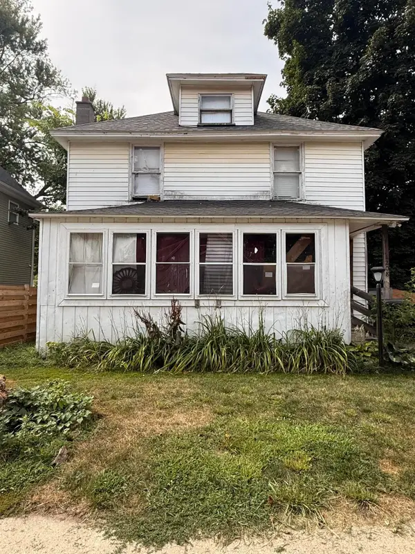 1208 Hays Park Avenue, Kalamazoo, MI 49001