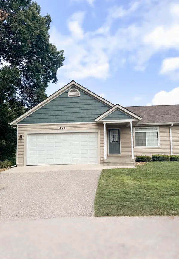 652 Oriole Court #10, Middleville, MI 49333