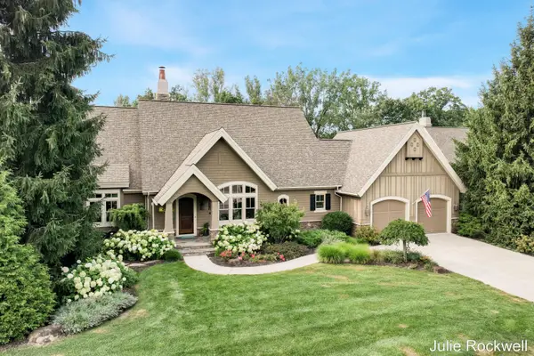 5575 Sanctuary Drive Ne, Ada, MI 49301