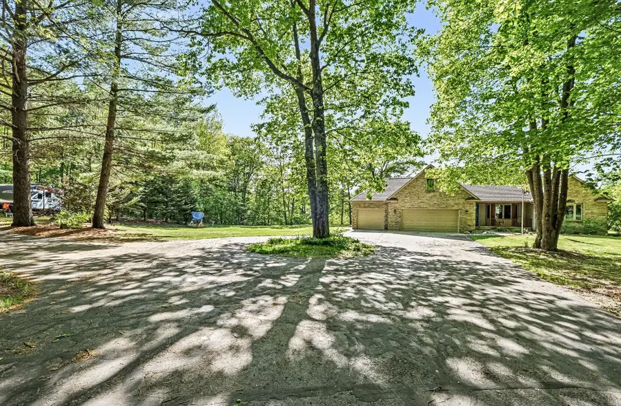 10835 Red Oak Ridge, Howard City, MI 49329 - #3