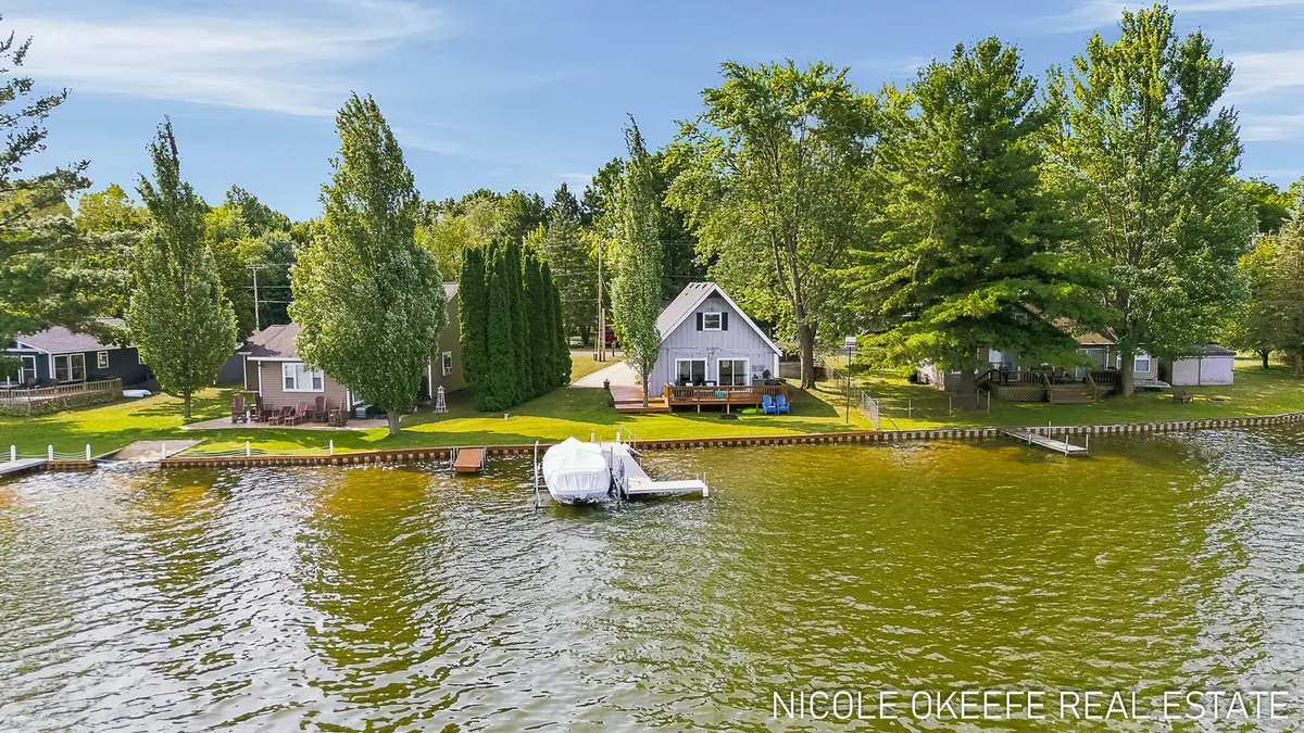 17430 Apache Trail, Howard City, MI 49329 - #1