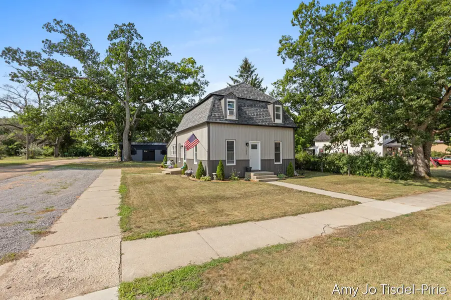 1096 E James Street, White Cloud, MI 49349 - #2
