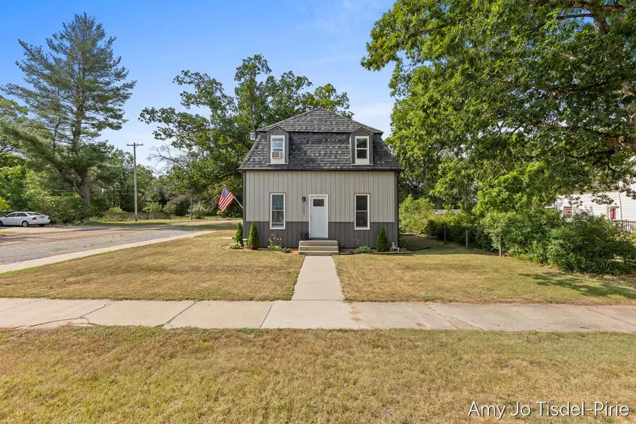 1096 E James Street, White Cloud, MI 49349 - #3