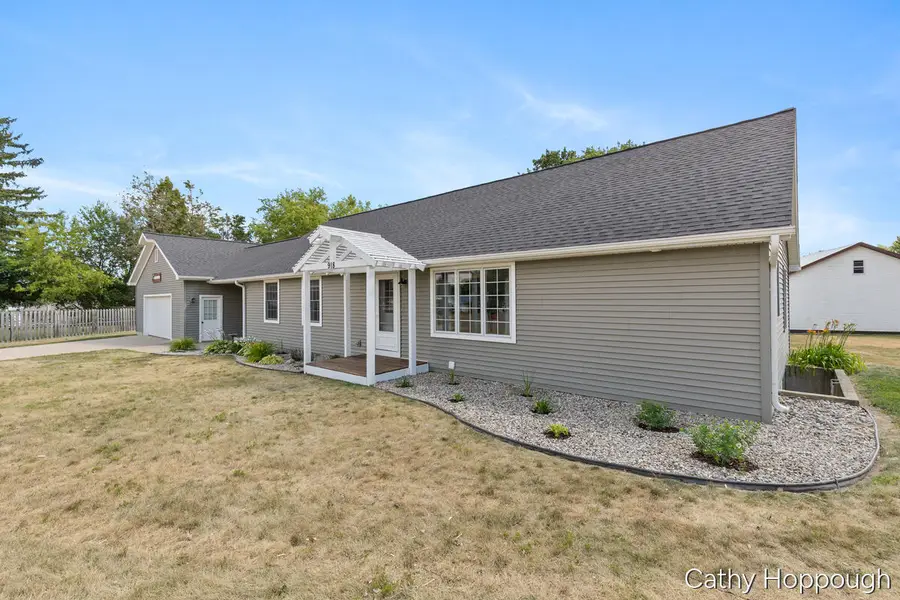 918 Emerald Circle, Lake Odessa, MI 48849 - #3