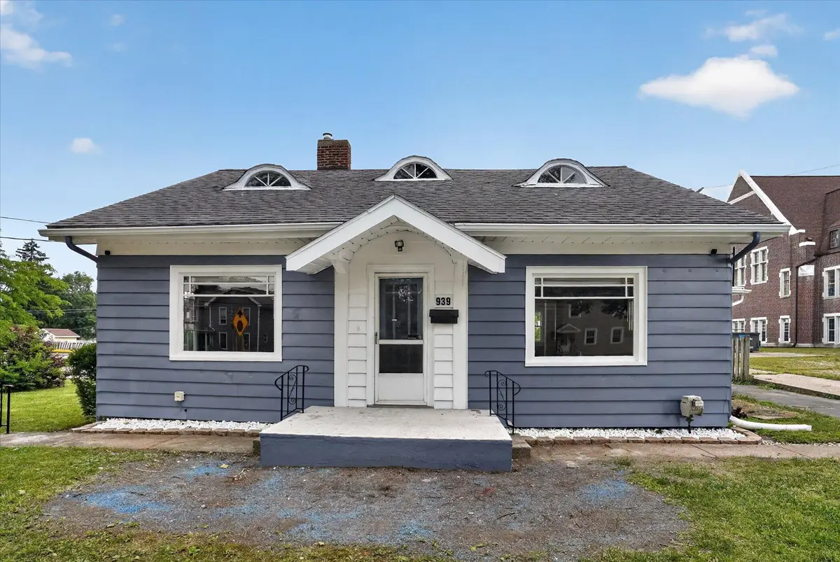 939 Backus Street, Jackson, MI 49202 - #1
