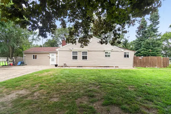 6140 Pinckney Road, Pinckney, MI 48169