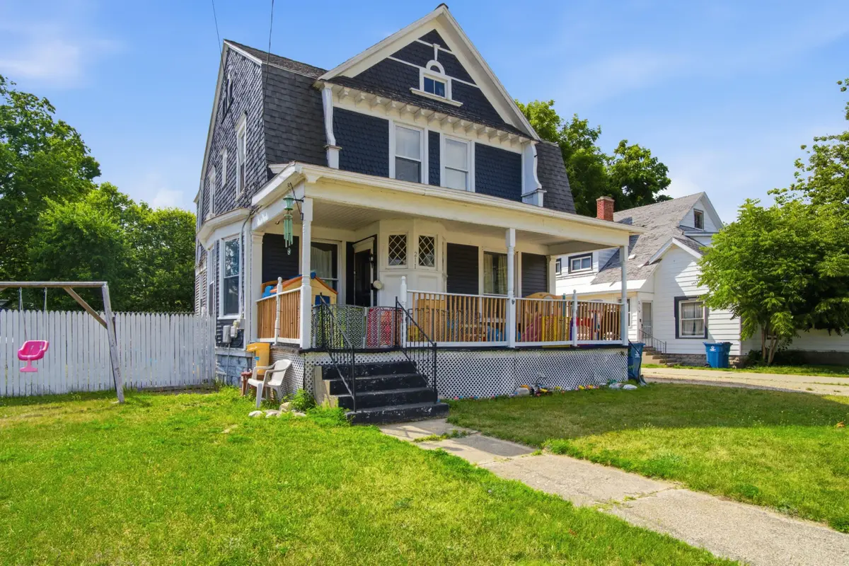 211 N Pine Street, Evart, MI 49631 - #1