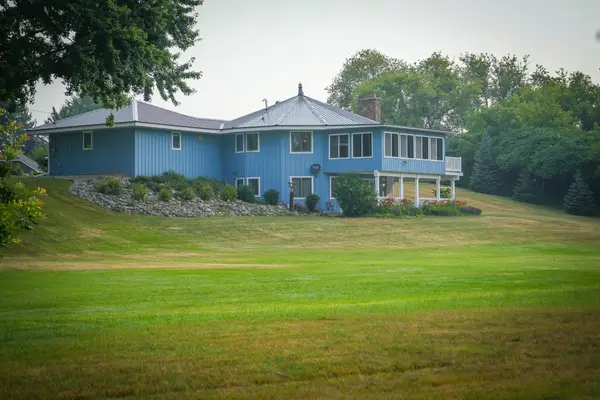 828 Reunion Avenue, Fremont, MI 49412