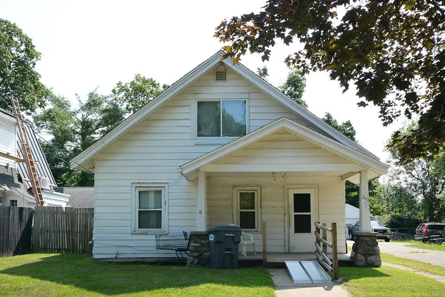212 N Brown Street, Paw Paw, MI 49079 - #2