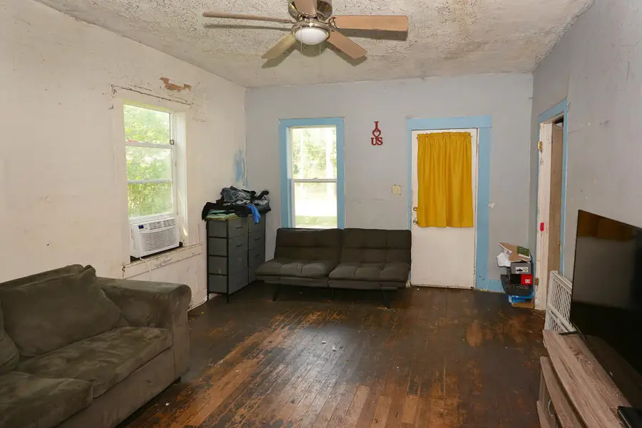 410 N Lagrave Street, Paw Paw, MI 49079 - #3