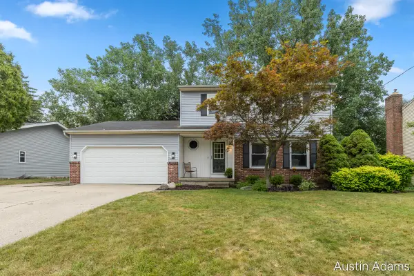 2110 Fawnwood Drive Se, Grand Rapids, MI 49508